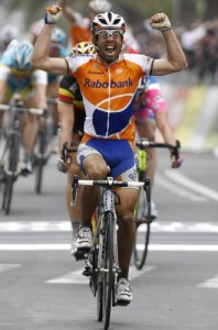 Oscar Freire vince la Milano-Sanremo